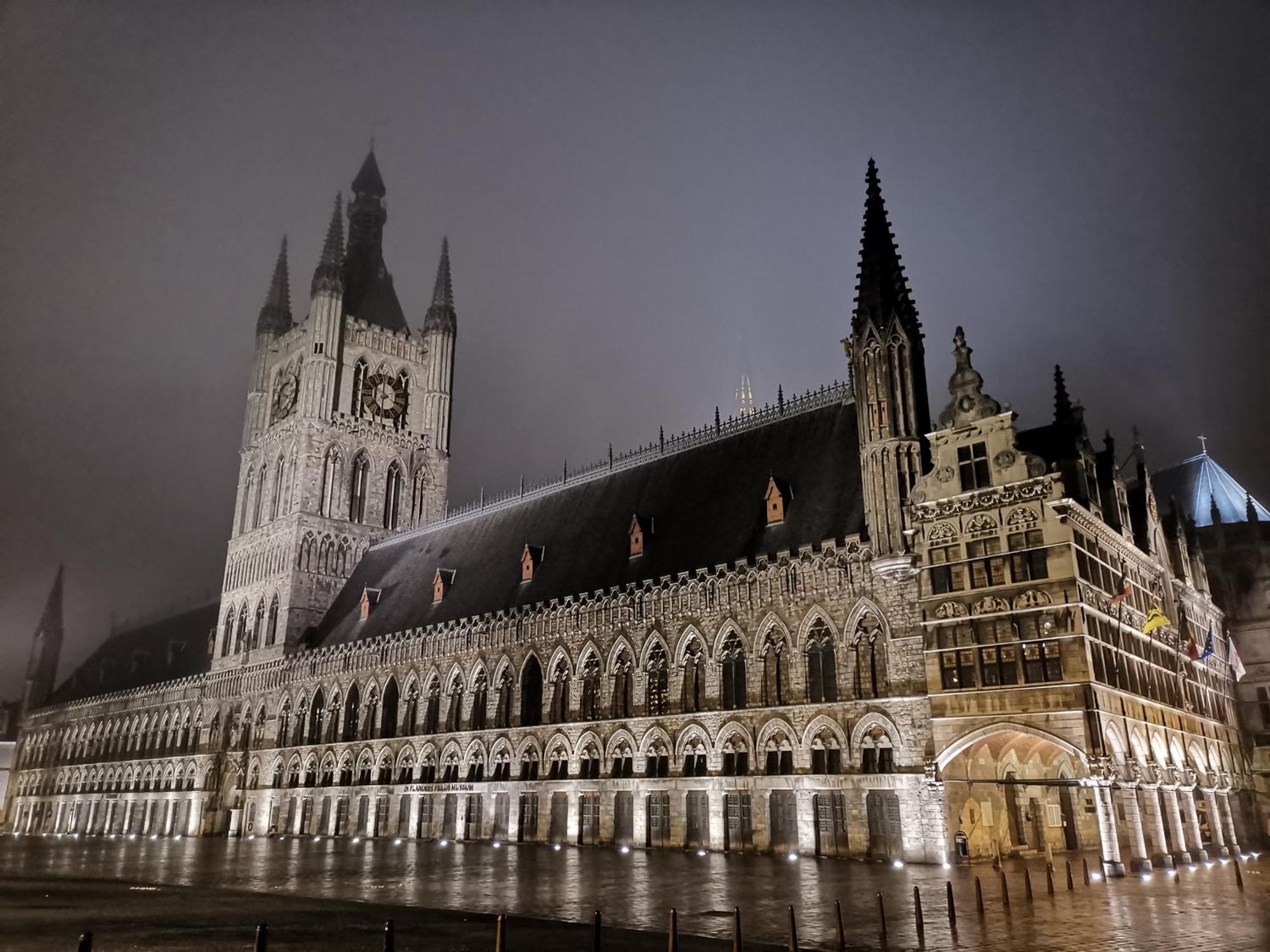 Old Saxo Apartment Ieper Exterior photo